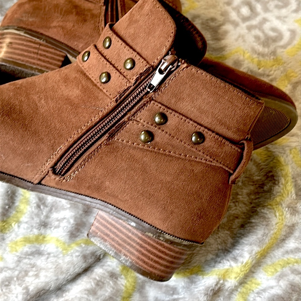 Size 7 brown booties - studded boots - buckles - Picture 8 of 11